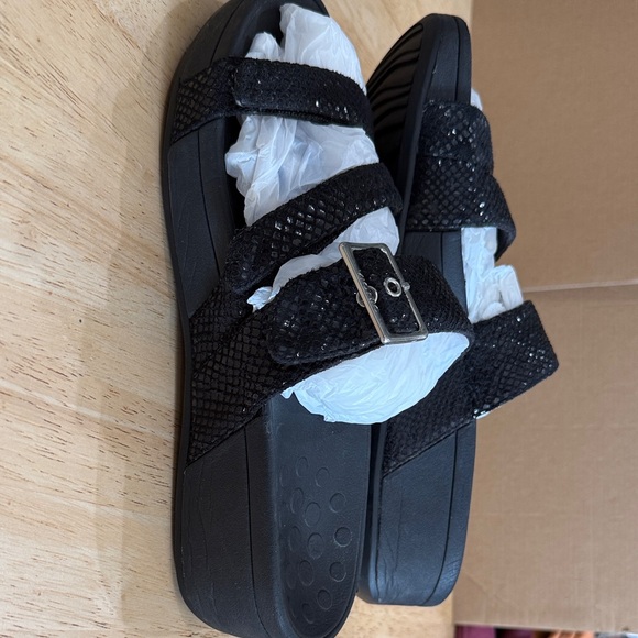 Vionic”Rio” Black shiny shimmery Snakeskin print sandals - Picture 7 of 11